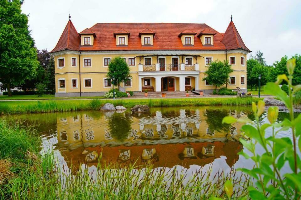 Almtalhotel Appartements In Pettenbach Eksteriør bilde